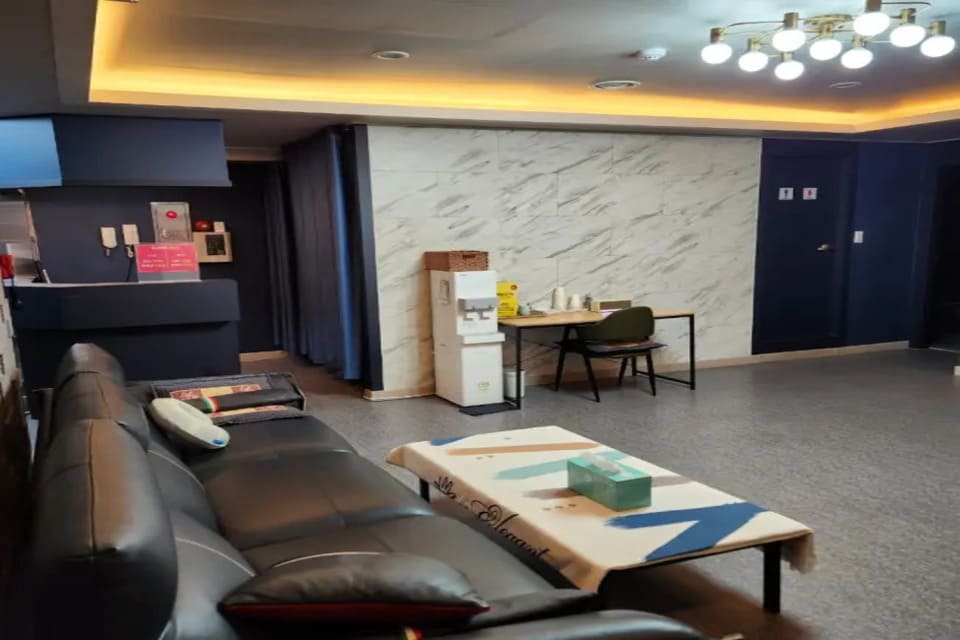 춘천시 요선동 퀸아로마 로비 1
