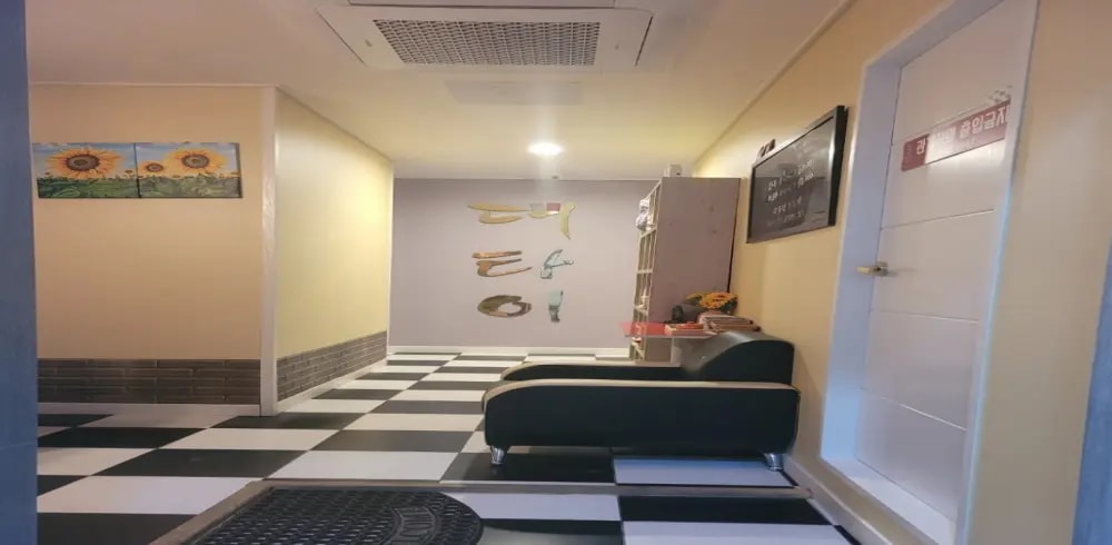 여수 미평동 더타이마사지 복도 1
