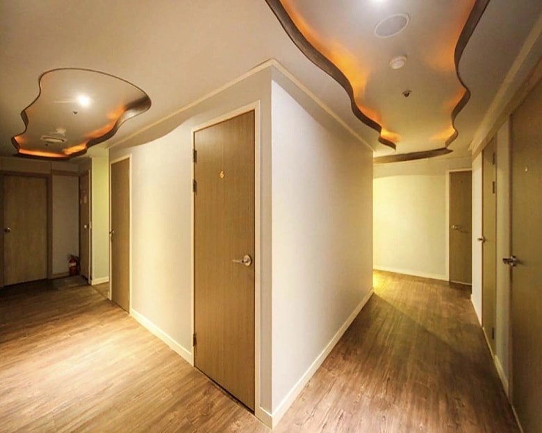 인천 삼산동 굴포천역 힐링휴마사지 복도 2