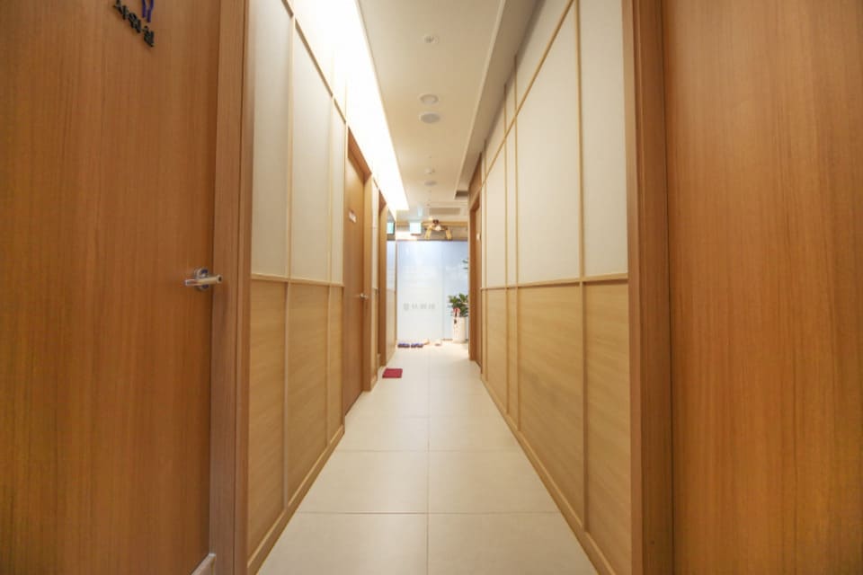 인천 미추홀구 주안동 압구정테라피 복도