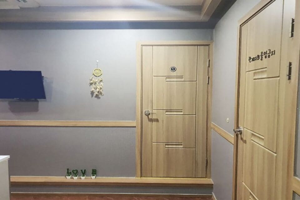 여수 화장동 궁테라피 복도 1