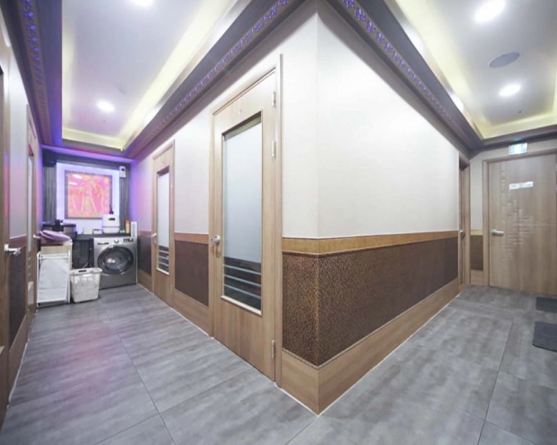 인천 삼산동 굴포천역 상하이중국마사지 복도 1