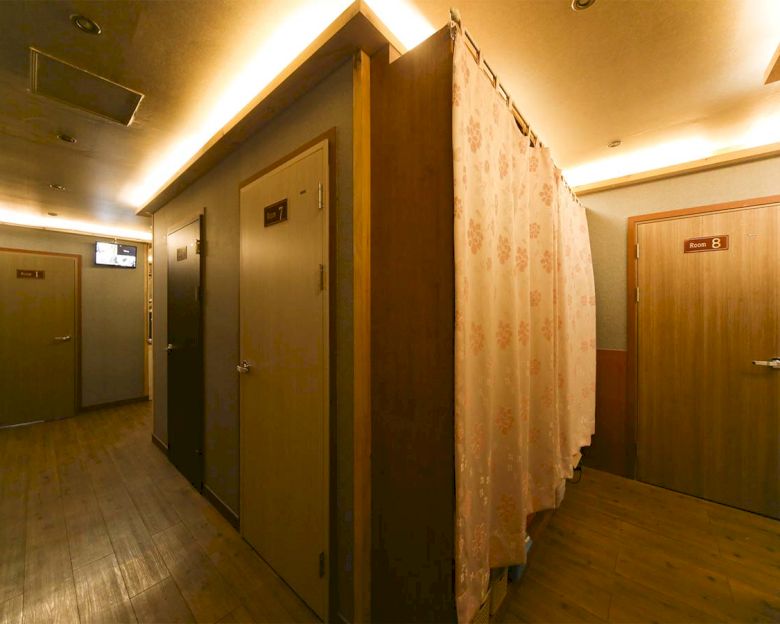 김해 삼계동 장신대역 첨밀밀샵 복도 2
