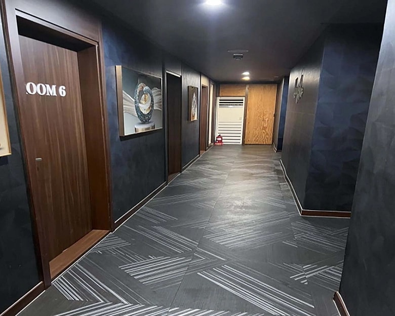 충주 대소원면 강락마사지 복도 1