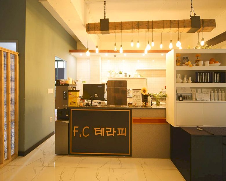 경산 백천동 FC테라피 로비 1