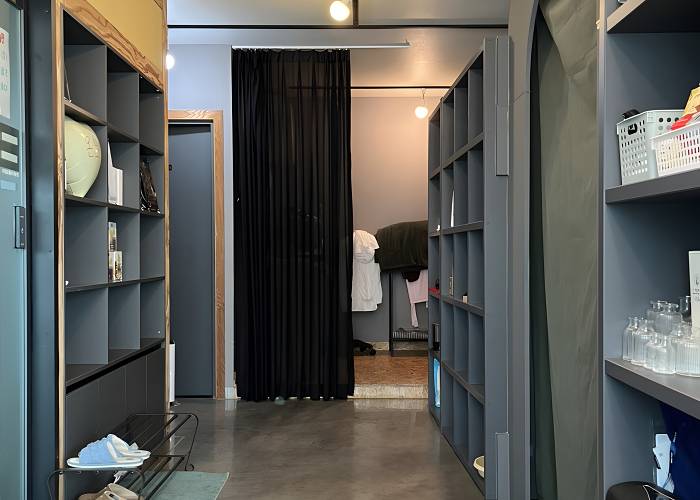경남 남해군 아산리 온느에스테틱 복도 1