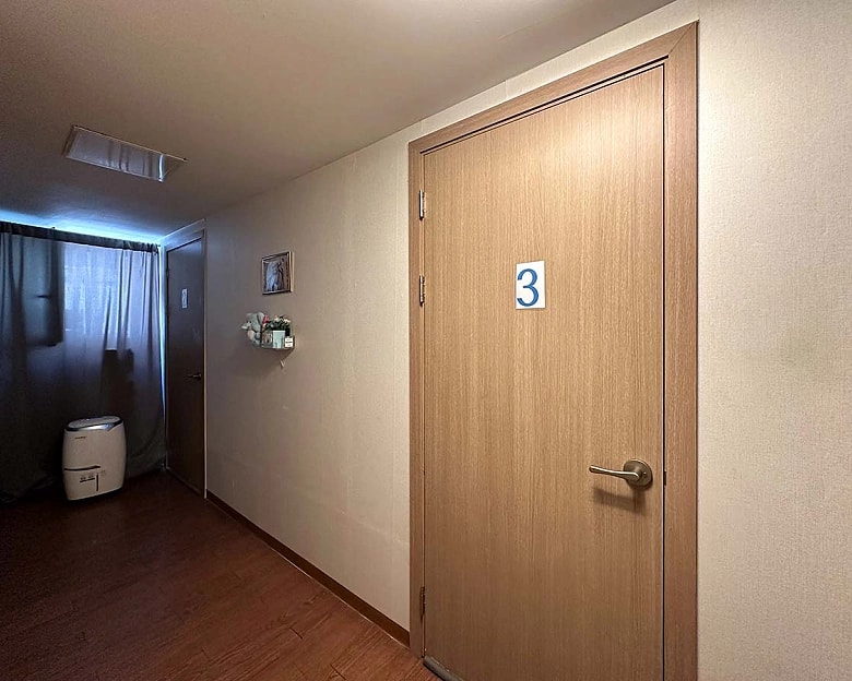 서울 마포구 동교동 홍대마사지 복도 2
