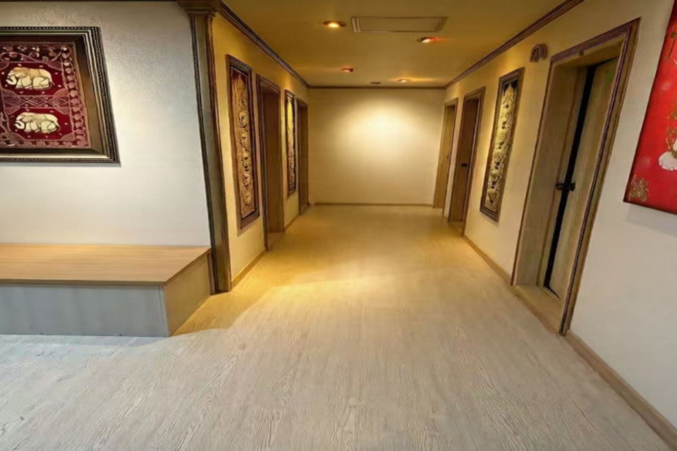 충남 예산군 예산읍 예산리 호수마사지 복도