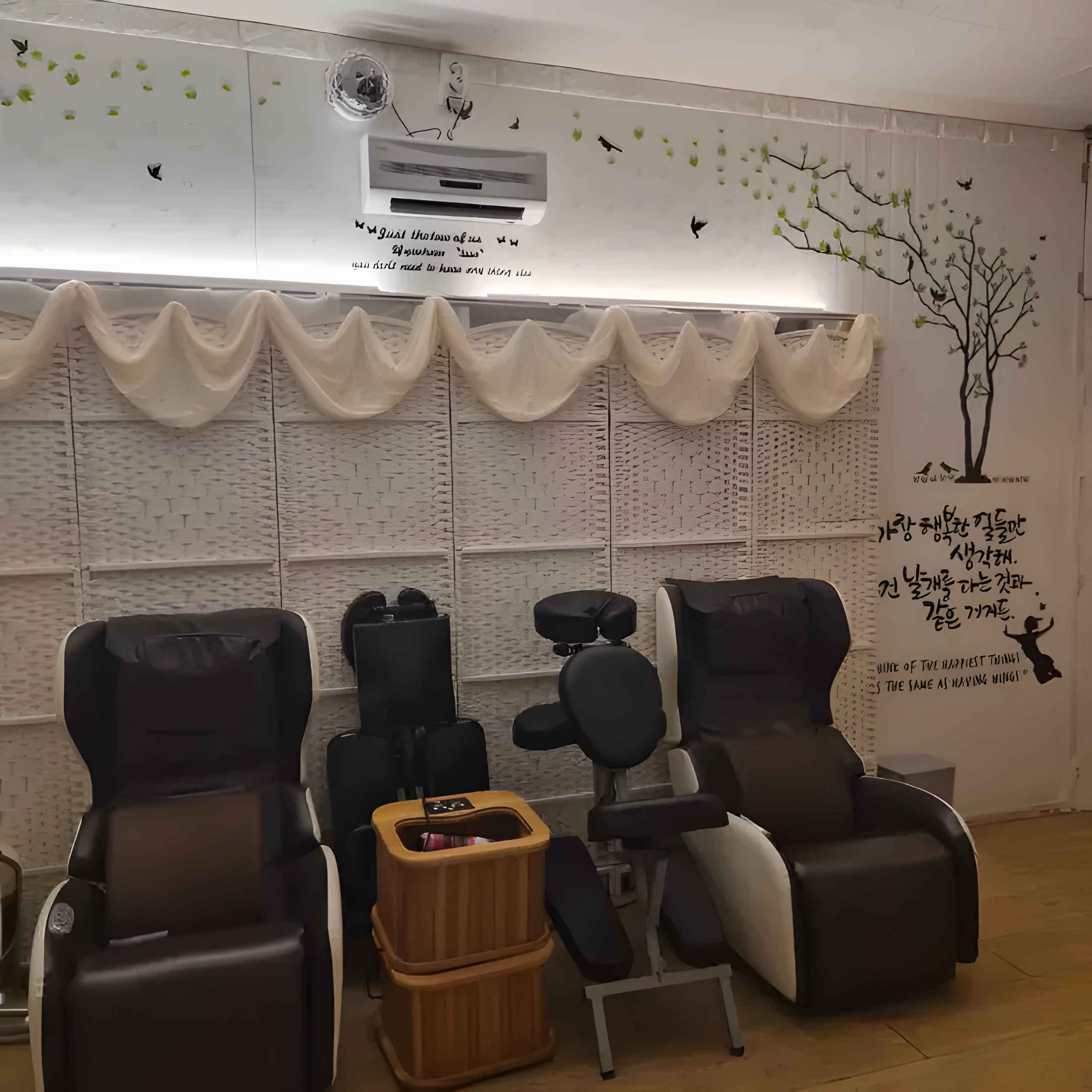 부산 북구 구명역 구포동 럭스풋앤바디 로비 4