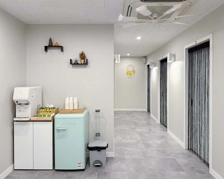 청주 흥덕구 옥산면 옥산중국마사지 복도 1