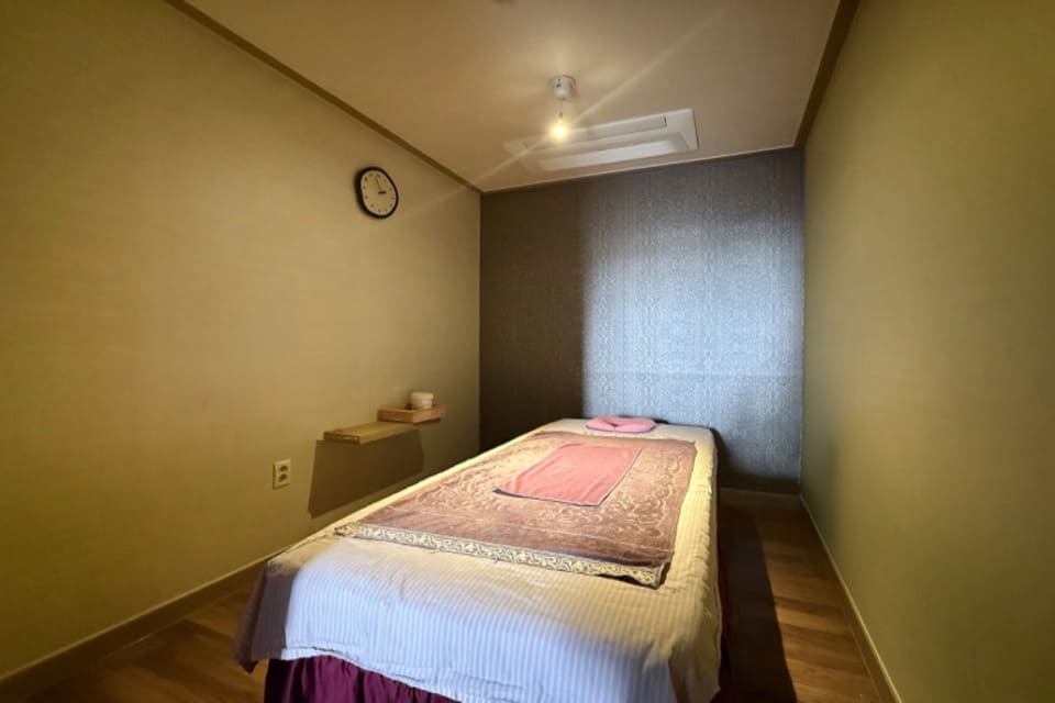 충남 천안시 서북구 성정동 M중국마사지 관리실 2