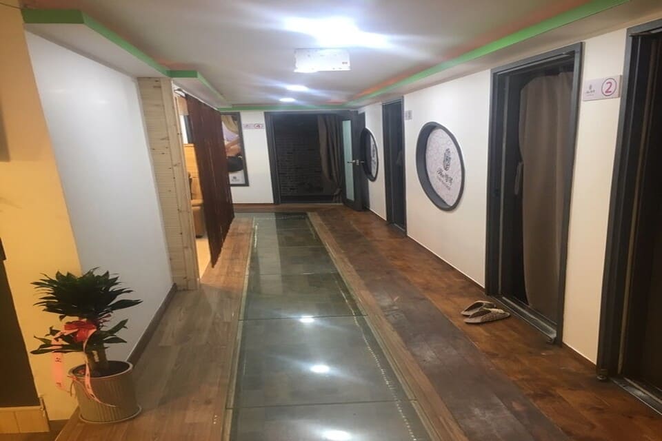 충남 공주시 신관동 더방콕 복도